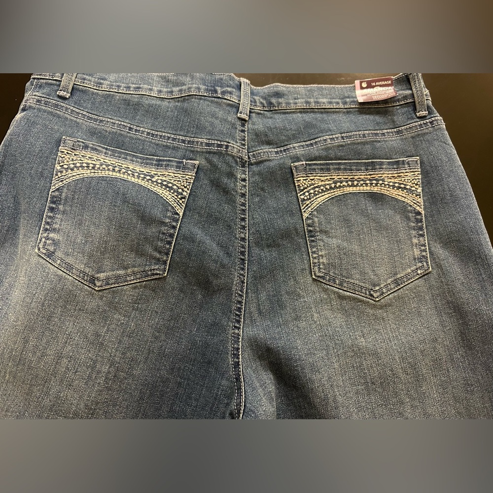 NWT Gloria Vanderbilt Amanda Heritage Fit Jeans 16 Average - Picture 4 of 9